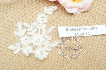 Bridal Lace Embroidery Motif 13, Off-white, 10.5x9 cm